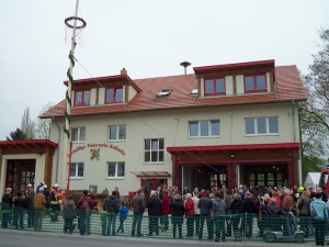 Und natürlich wollen wir auch mal ein bißchen Feiern. Am liebsten mit Ihnen